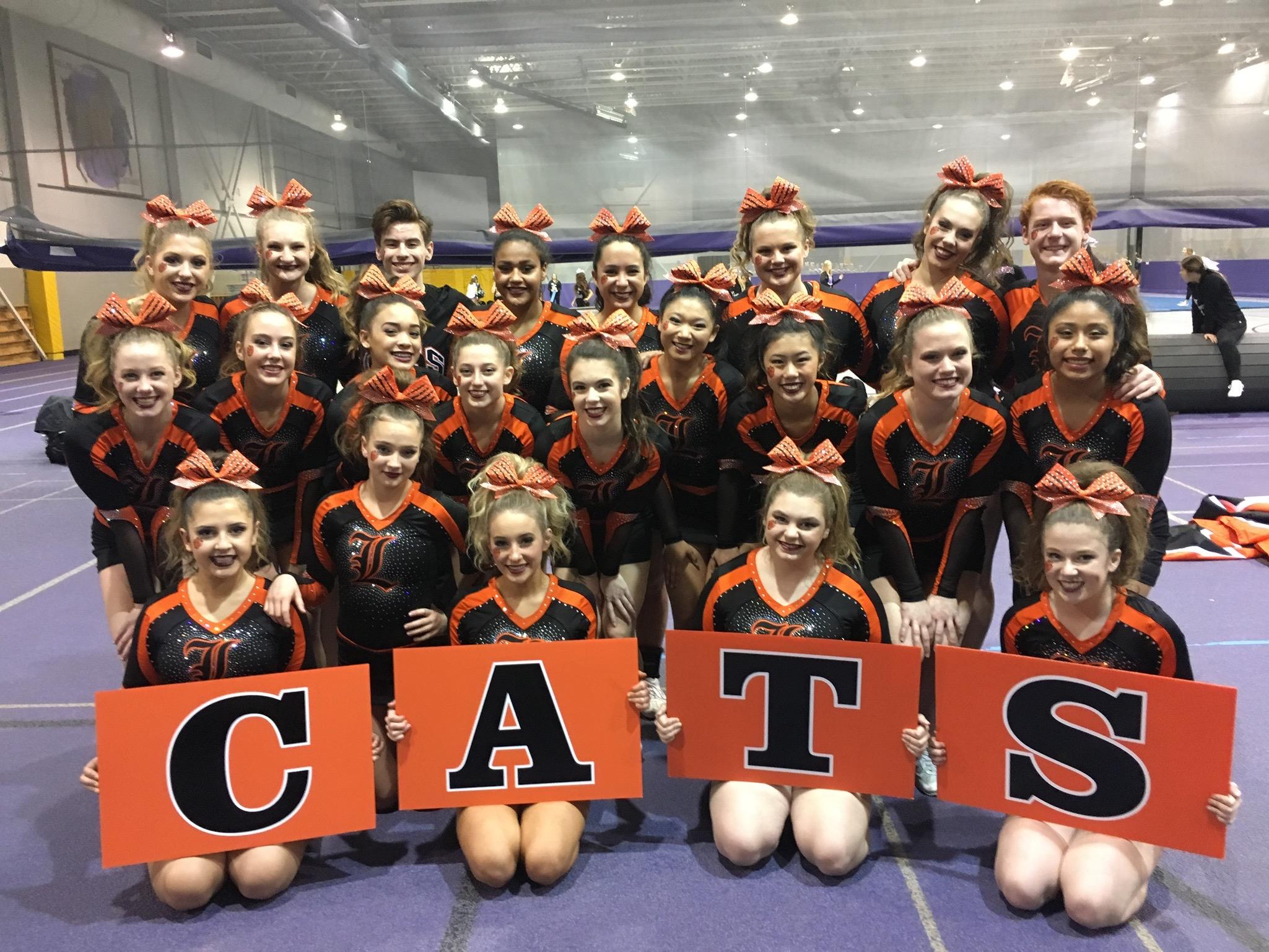Varsity team photo at Rolling Meadows Competition